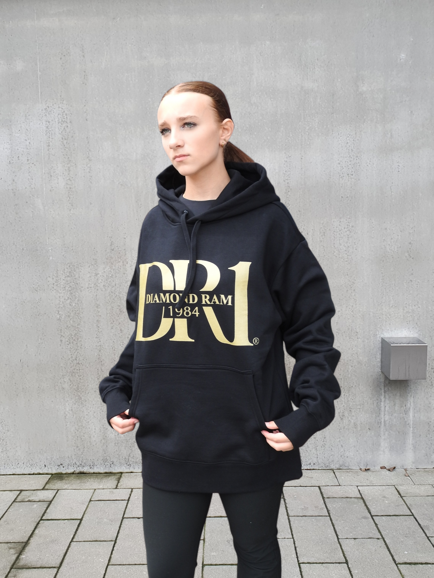 DR1® - Oversized Hoodie Black & Gold